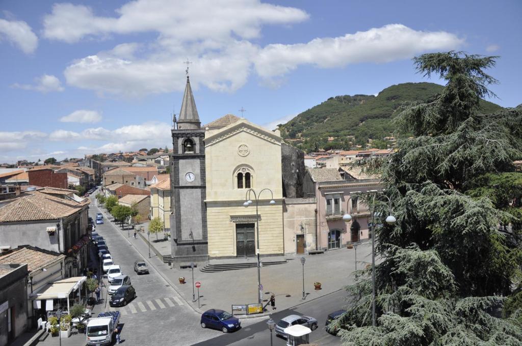Casa Al Centro Storico Nicolosi Exterior foto