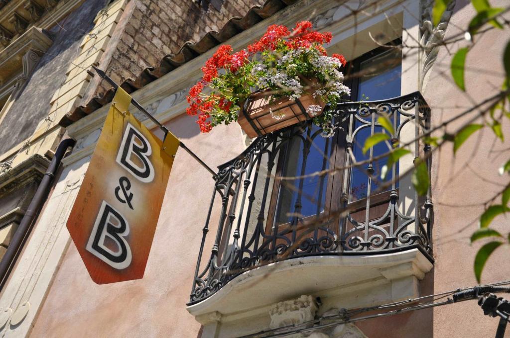 Casa Al Centro Storico Nicolosi Exterior foto