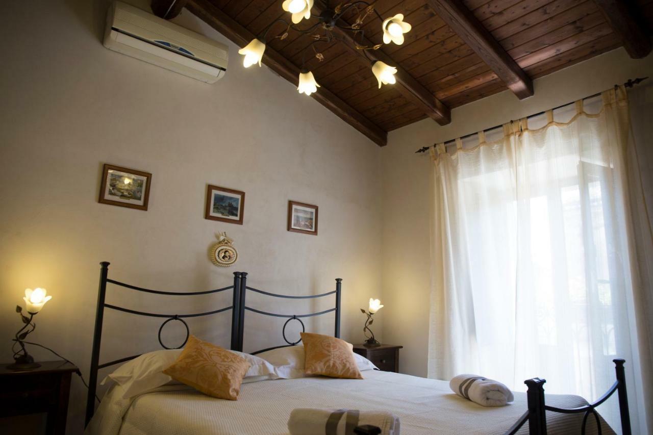 Casa Al Centro Storico Nicolosi Exterior foto